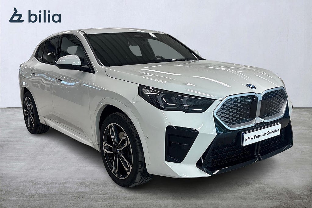 BMW iX2 xDrive30, 306ps, 2026