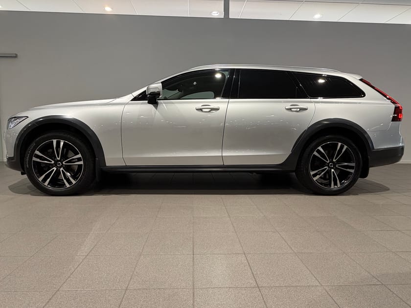 Bild 3 av Volvo V90 Cross Country B4 AWD Diesel Adv SE / Parkeringssensor fram/bak / Backkamera /