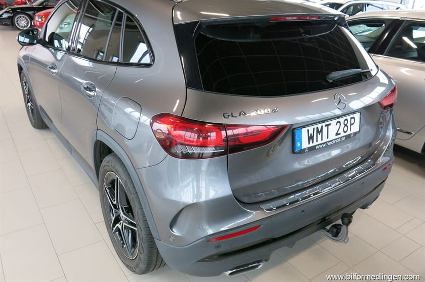 Bild 4 av Mercedes-Benz GLA 200 d drag 1-ägare panorama nav AMG