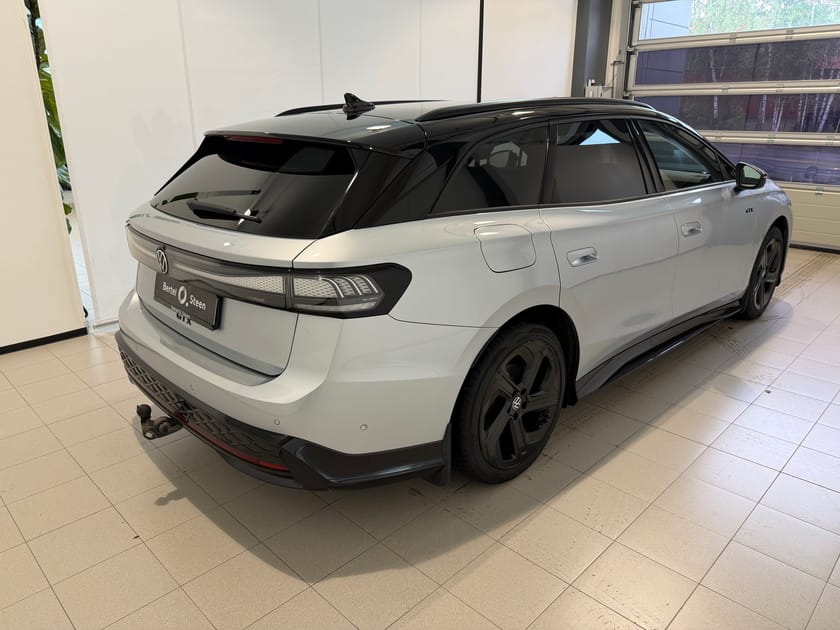 Bilde 3 av Volkswagen ID.7 GTX Tourer 340hk EXCLUSIVE / HUD / KROK / 360 KAMERA / MATRIX