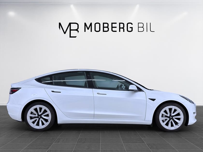 Bild 4 av Tesla Model 3 Long Range AWD 440hk Pano Läder Navi B-Kamera