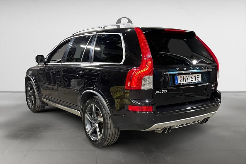 Bild 5 av Volvo XC90 7-seater D5 200 HK AUT AWD R-DESIGN D-VÄRM KAMREM BYTT 0.68L/MIL