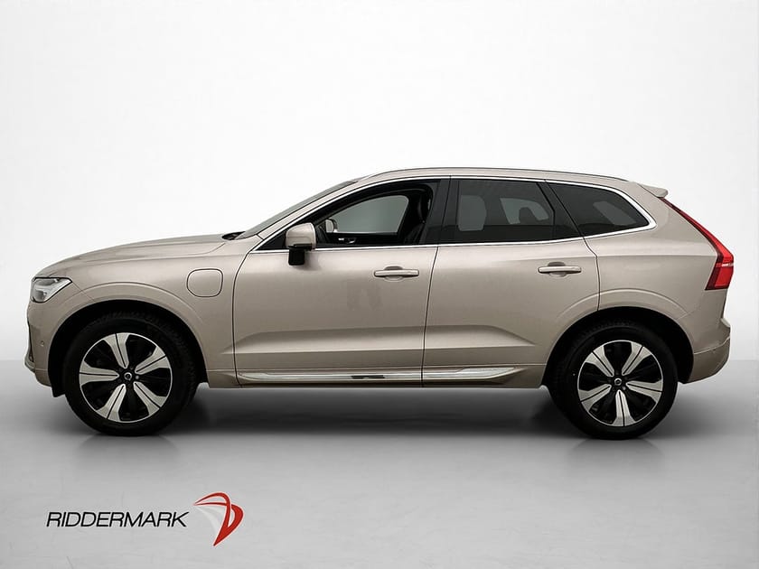 Bild 4 av Volvo XC60 Recharge T6 AWD Core Edt Pano Kamera Värmare Drag