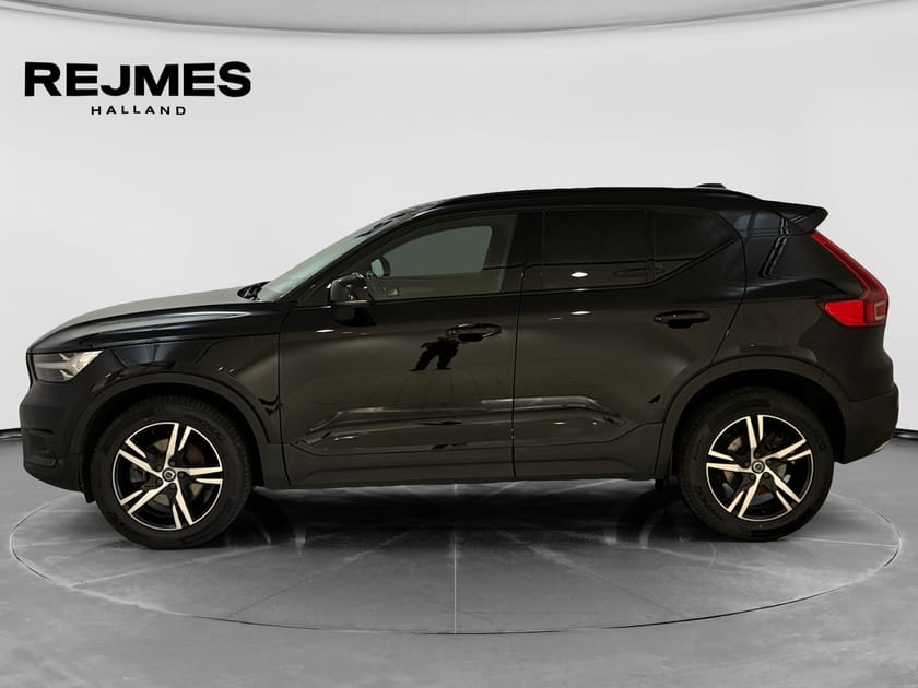 Bild 3 av Volvo XC40 D4 AWD R-Design | Panoramaglastak | Navigation | Parkeringskamera Bak