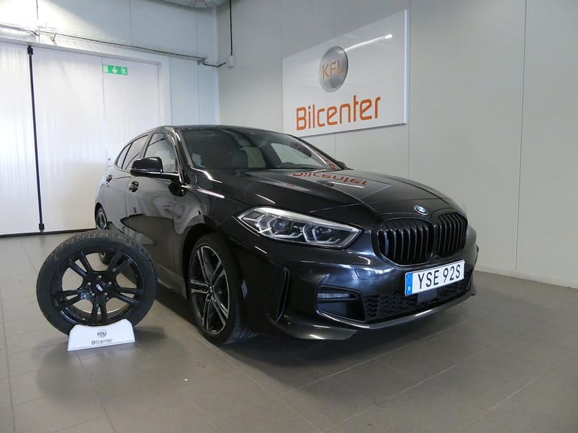 Bild 1 av BMW 118i M Sport Aut-Parkeringssensor-LED-Ambiente-Rattvärme SoV