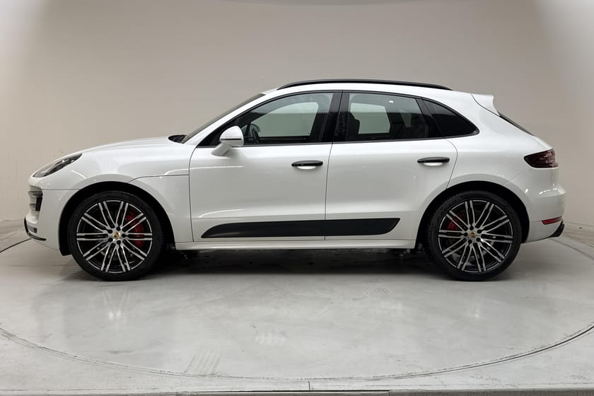 Bild 2 av Porsche Macan Turbo Performance