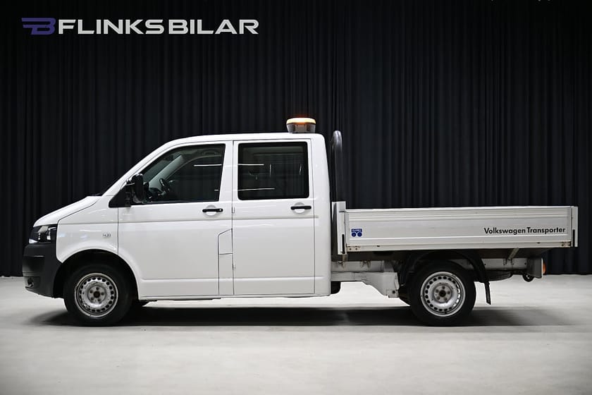 Bild 2 av Volkswagen Transporter Chassi Dubbelhytt TDI 140HK Dubbelhytt|Flak|Drag|Värmare|Lågmil|Leasbar