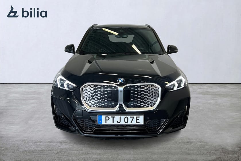 Bild 2 av BMW iX1 xDrive30 xDrive30/M Sport/DEMO/Drag/HUD/H&K/360/Minne