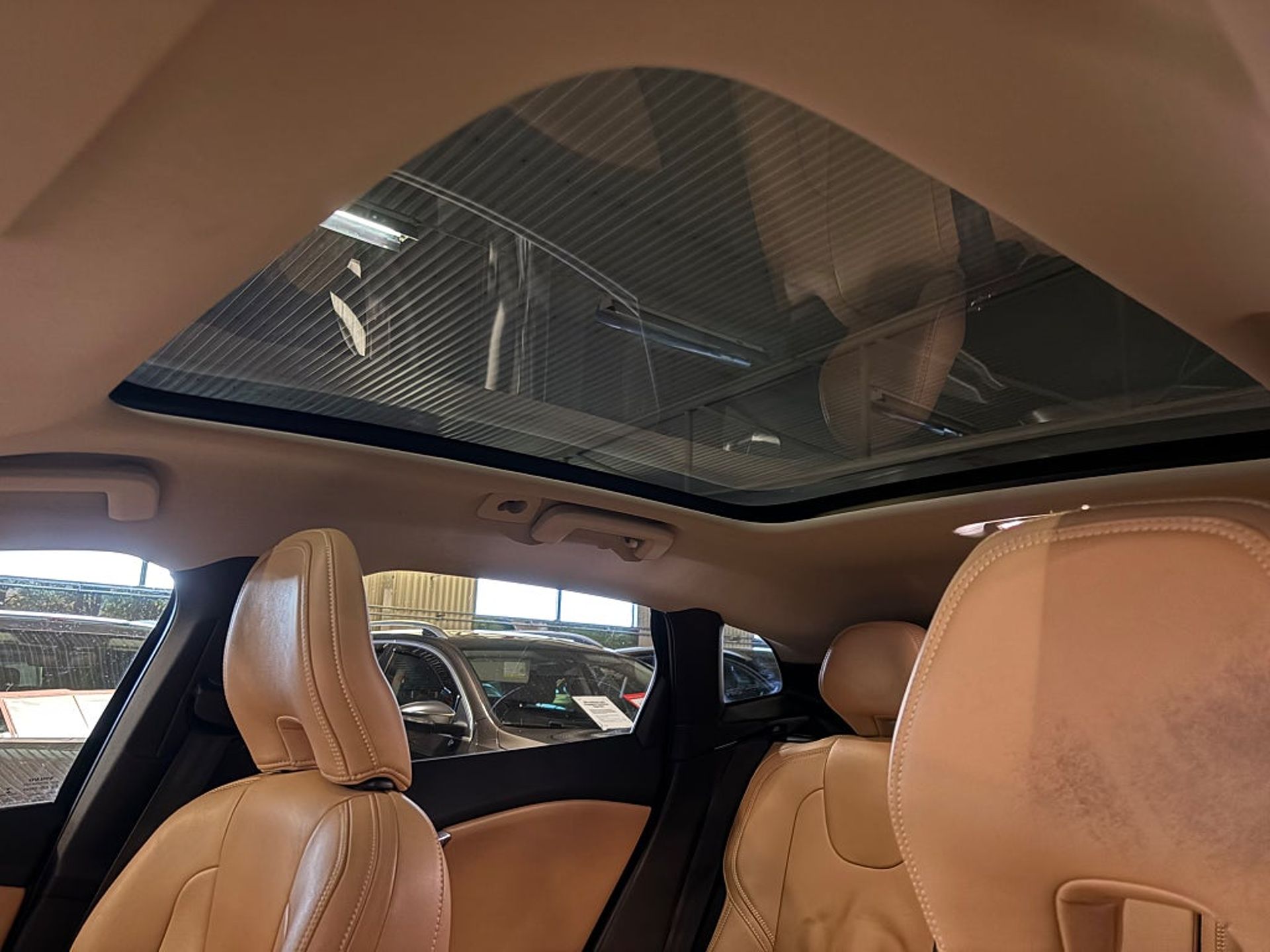 Volvo V40 Cross Country 2018, photo 8/8