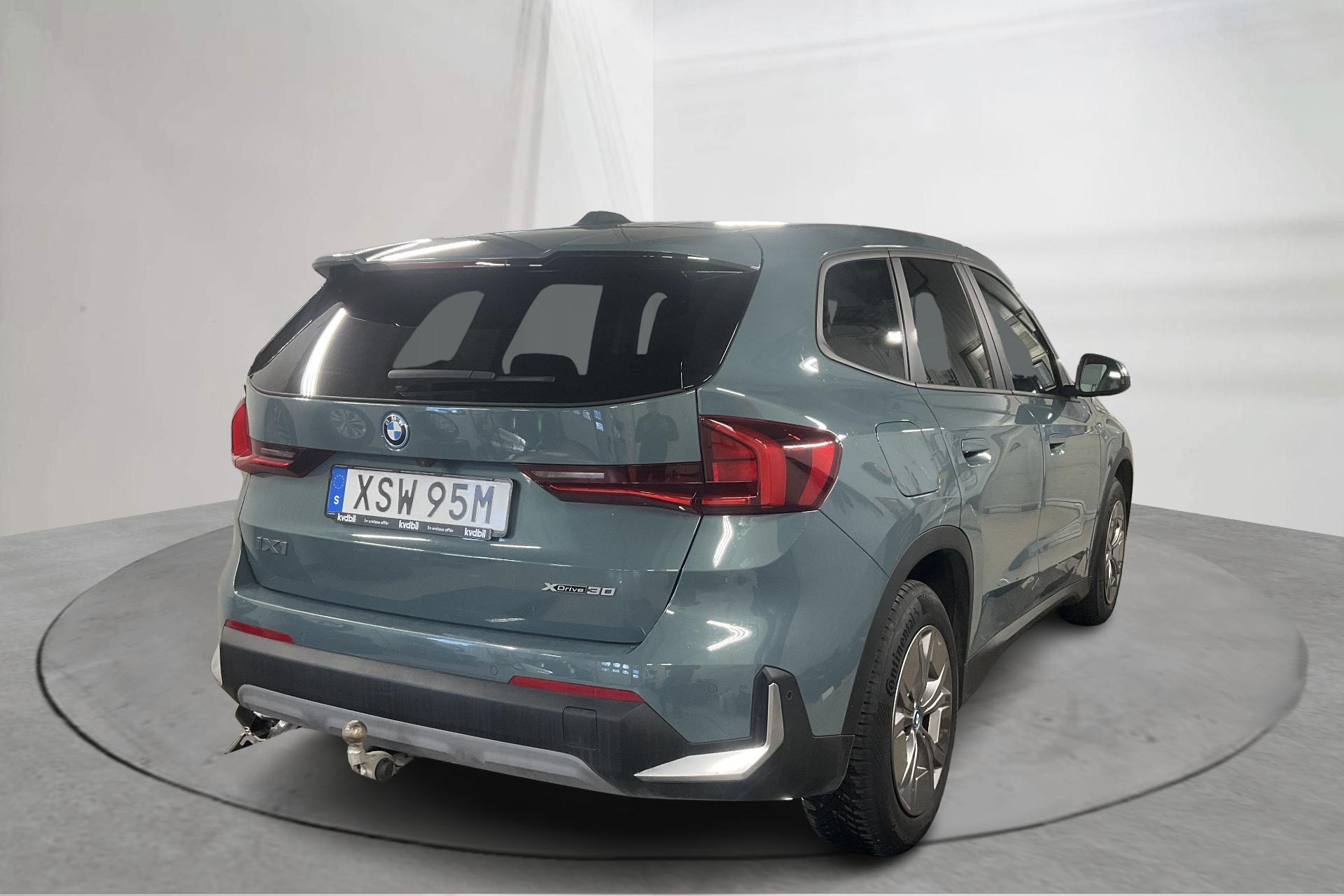 BMW X1 iX1 xDrive30 2024, photo 3/10