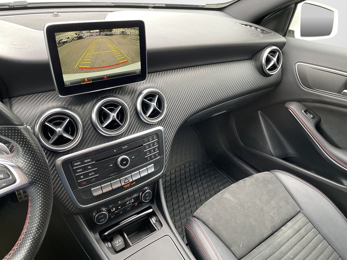 Mercedes-Benz A 200 d 4MATIC, bild 12 av 15