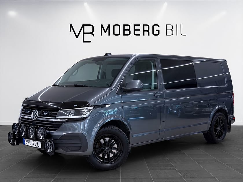 Bild 1 av Volkswagen Transporter Kombi 2.0 TDI 4M 204hk L2 Drag Cockpit