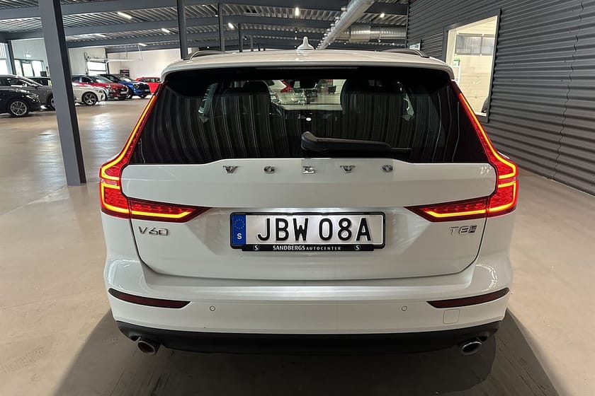 Bild 5 av Volvo V60 T8 Twin Engine AWD Momentum Värmare Navi Drag Euro 6