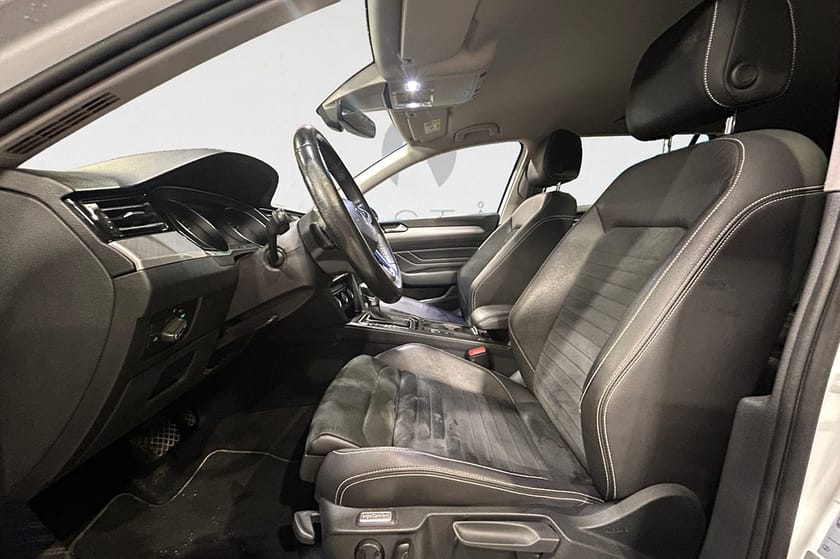 Bild 3 av Volkswagen Passat Sportscombi GTE SC 1.4 TSI 218 HK DSG DRAG B-VÄRM CARPLAY