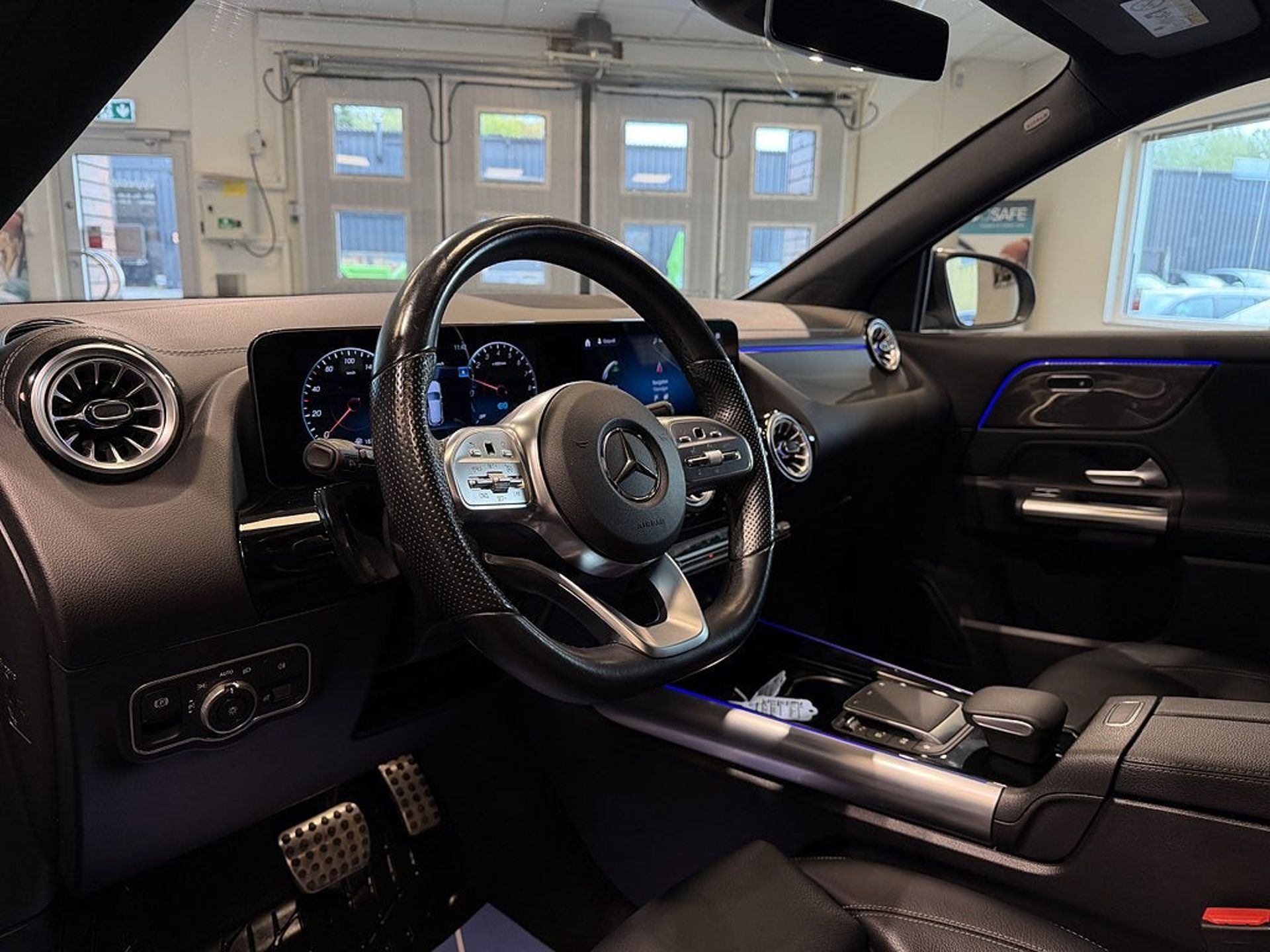 Mercedes-Benz GLA 2022, kuva 7/10