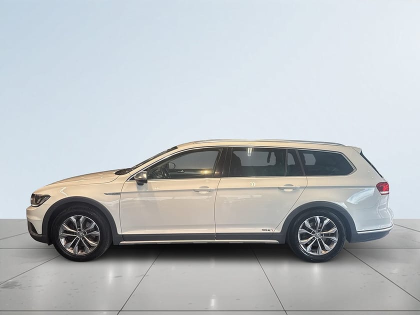 Bild 4 av Volkswagen Passat Alltrack 2.0 TDI 4Motion Aut Drag/Kamera/SoV
