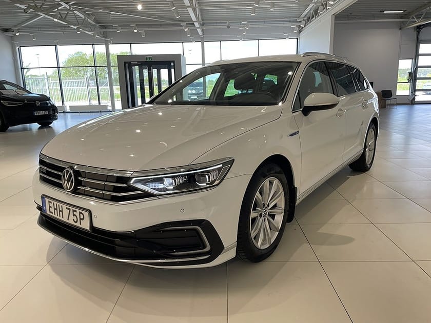 Bild 3 av Volkswagen Passat Sportscombi GTE Plug-in Hybrid 218hk Drag Värmare Nyservad