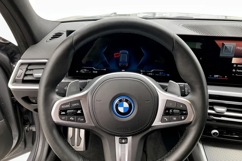 BMW 330e xDrive Touring