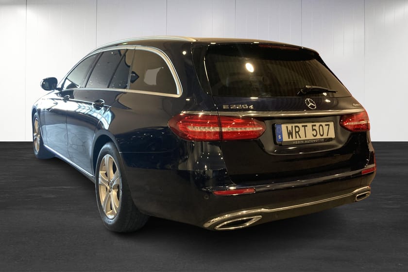 Bild 3 av Mercedes-Benz E 220 T d 4MATIC KOMBI / Drag / Värmare / 360 Kamera