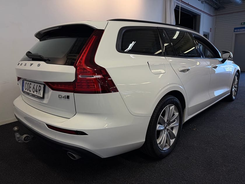 Bild 3 av Volvo V60 D4 AWD Geartronic Momentum | VOC/ Drag/ Kamera/ Vhjul