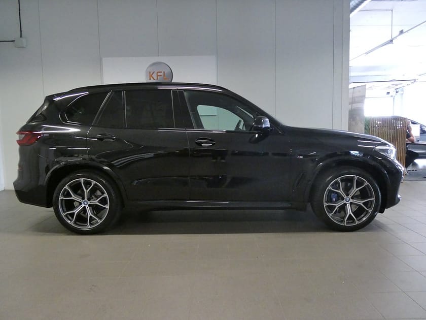 Bild 4 av BMW X5 xDrive30d M Sport Drag-Kamera-Skinn-Värmare-Adaptiv-SoV