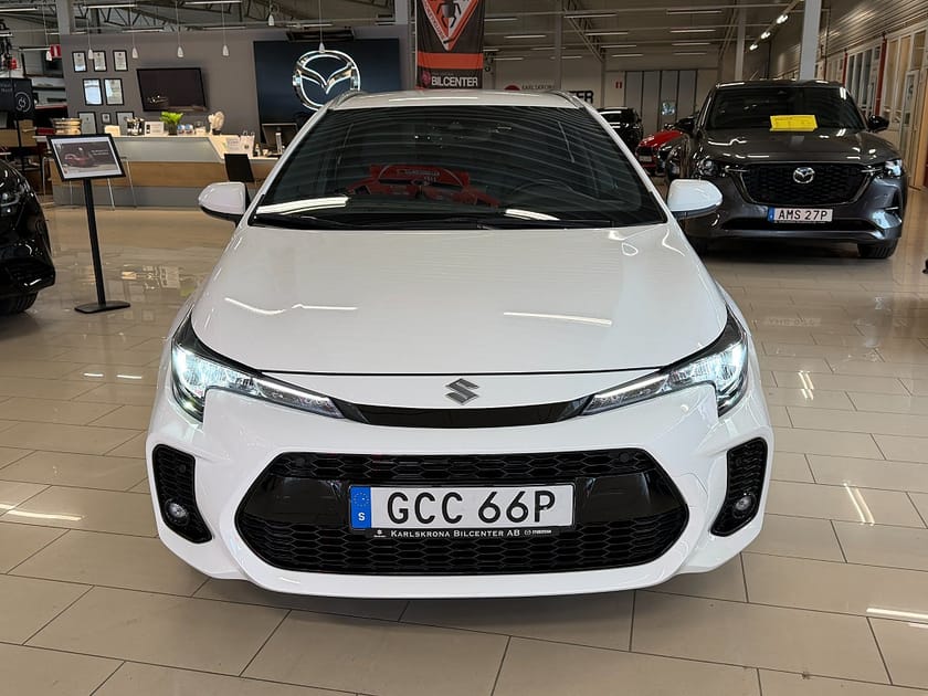 Bild 2 av Suzuki Swace Hybrid 1.8 VVT-i E-CVT 122 hk Endast 3737 mil