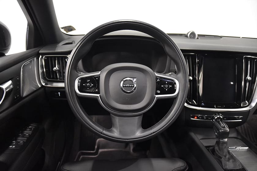 Bild 2 av Volvo V60 Cross Country D4 AWD Aut Drag Pano Skinn B&W B-kam VOC 190hk