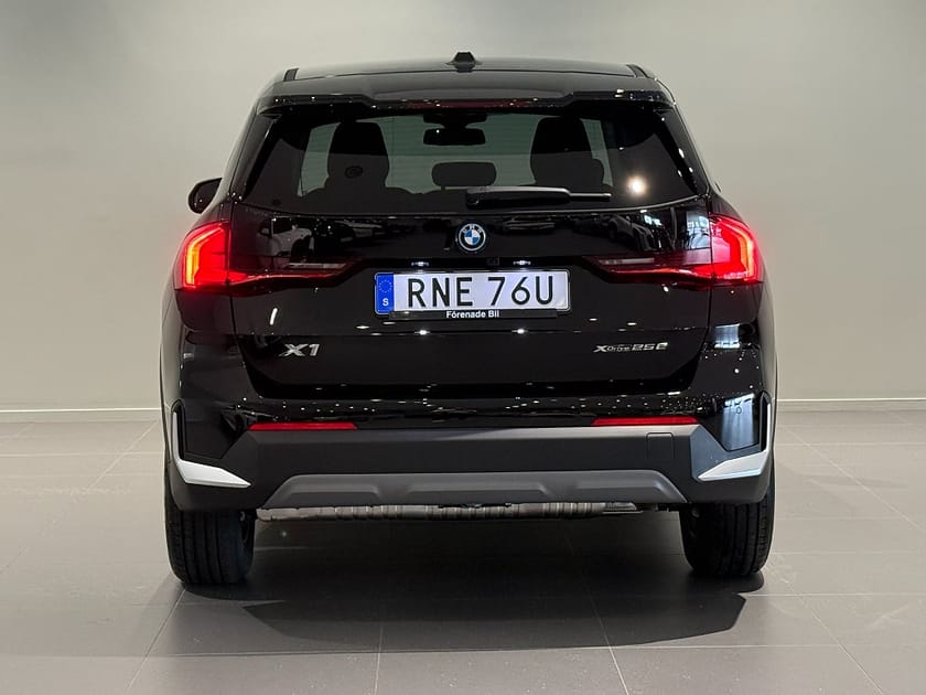 Bild 4 av BMW X1 xDrive25e Active Edition Drag Backkamera Tonade rutor