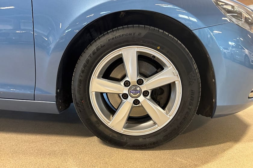 Bild 5 av Volvo V40 D2 Momentum / Värmare / P-sensorer / Bluetooth / VOC