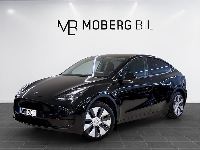 Bild 1 av Tesla Model Y Standard Range RWD 299hk Pano Drag B-kamera