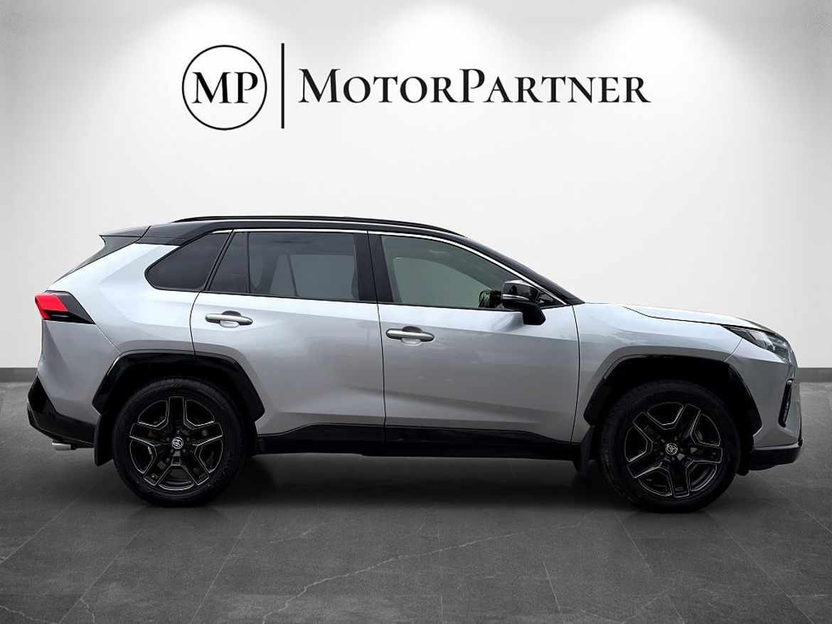 Toyota RAV4 Hybrid AWD-i, bild 8 av 21