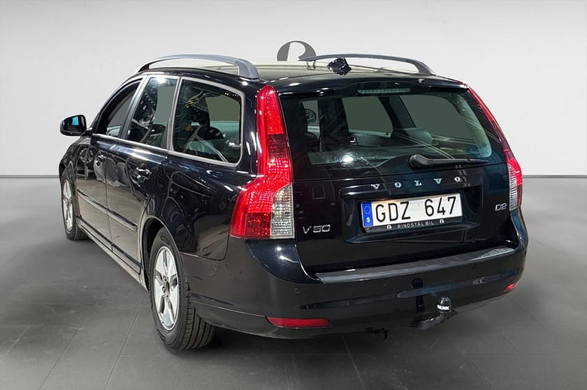 Bild 5 av Volvo V50 D2 115 HK Momentum PDC DRAG P-VÄRM KAMREM BYTT NYSERV