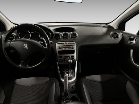 Peugeot 308 1.6 e-HDi automat 111hk