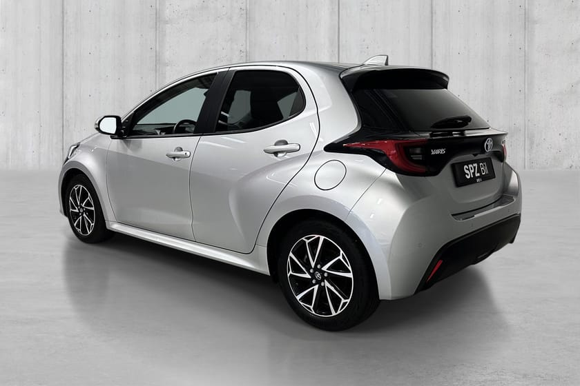 Bilde 5 av Toyota Yaris Hybrid Active Tech+ | Norsk | Keyless | Komplett hefte