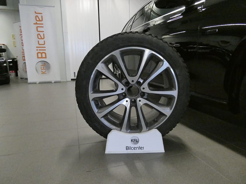 Bild 2 av Mercedes-Benz E 300 T de Drag-Kam-Värmare-Navi-Widescreen-SoV