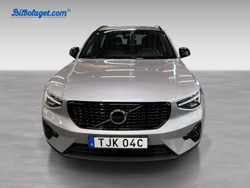 Bild 2 av Volvo XC40 B4 FWD Bensin Plus Dark