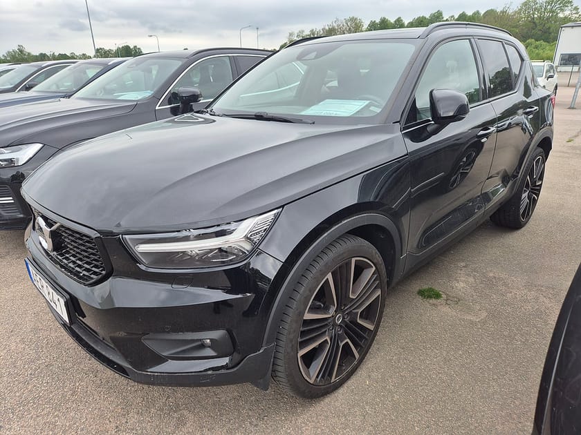 Bild 1 av Volvo XC40 D4 AWD 190HK 4x4 R-Design Panorama Läder