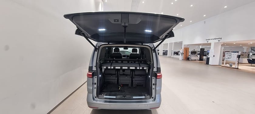 Bild 5 av Volkswagen Multivan eHybrid 4M T7 Style LWB 1.5 e-Hybrid 4-Motion "Säng"