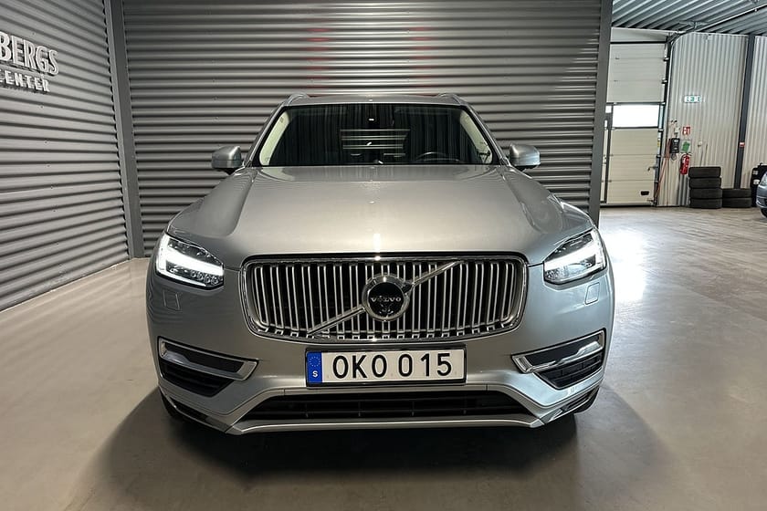 Bild 2 av Volvo XC90 T8 AWD Inscription 360-kam B&W Pano Luftfjädring Drag