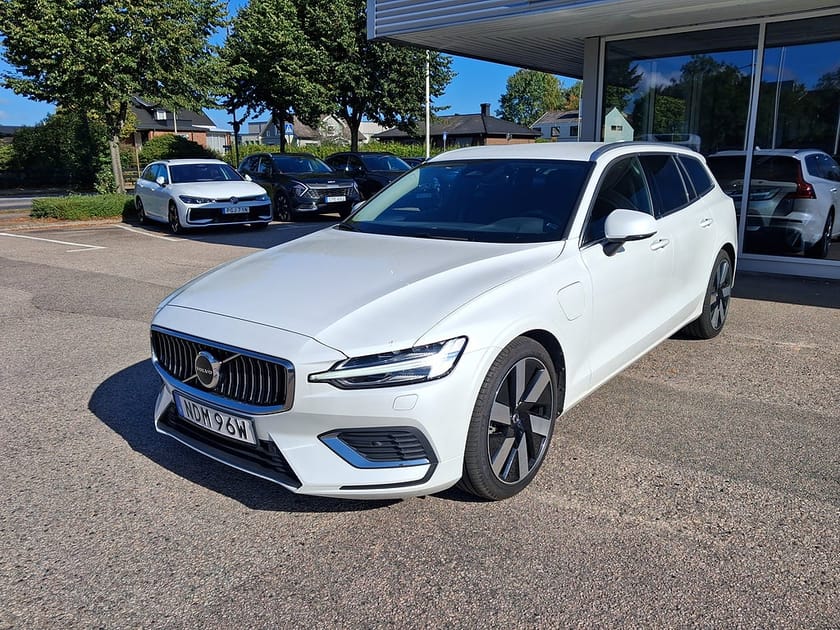 Bild 1 av Volvo V60 T6 Core Bright plug in AWD 350HK 4x4