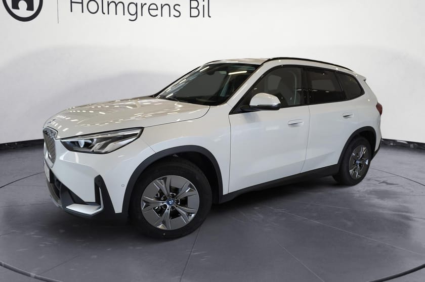 Bild 1 av BMW iX1 eDrive20 Active Edition Backkamera Rattvärme Drag