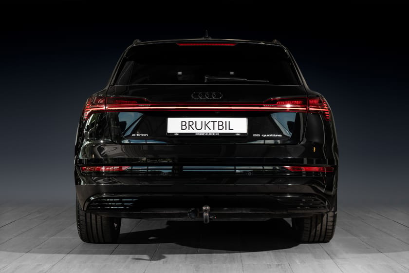 Bilde 4 av Audi e-tron 55 quattro Advanced Business Luftfjæring | Sort Optikk