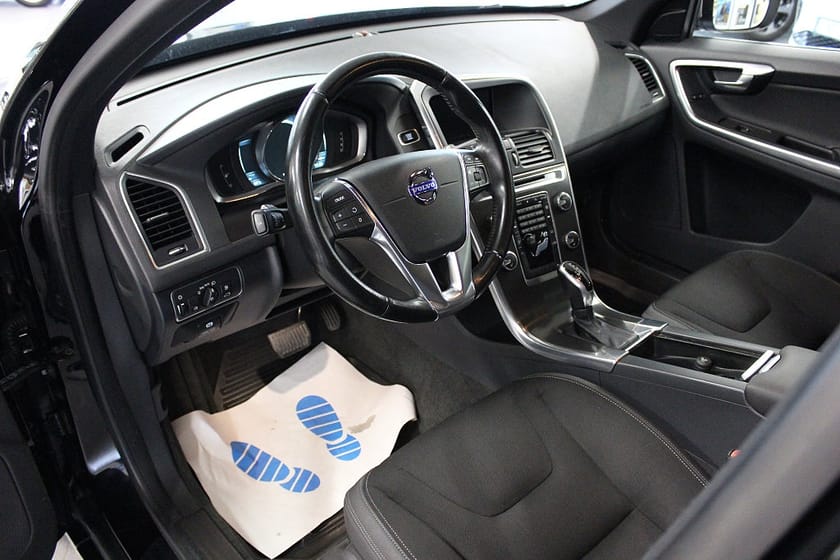 Bild 2 av Volvo XC60 D3 Momentum Business Edition Pro Drag TV  SoV
