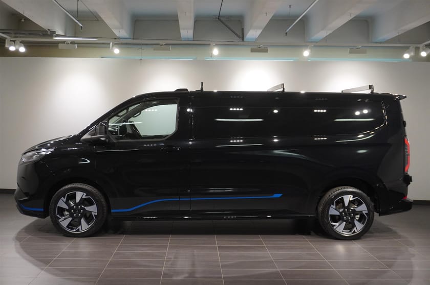Bild 3 av Ford E-Transit Custom 340 AWD E-Custom Skåp Sport 340l Elmotor 160kw 218hk 1-Växlad El