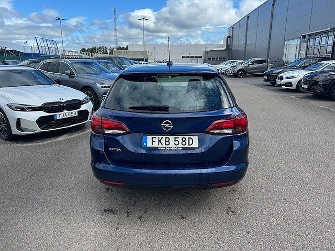 Opel Astra 2021