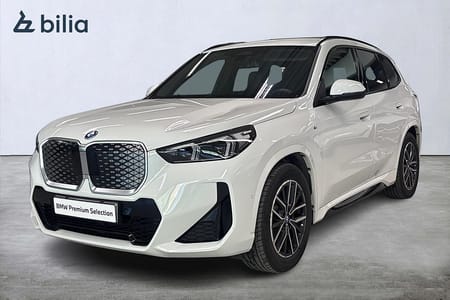 BMW iX1 xDrive30 M-Sport | Drag | Aktiv farth. | Komfortöpp.