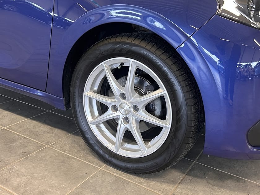 Bild 3 av Peugeot 208 1.2 PureTech 82hk Style Aut/Pano