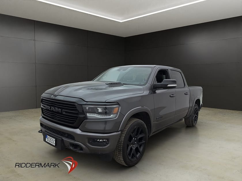 Bild 2 av RAM 1500 Crew Cab Dodge Laramie Night 5.7 4x4 Drag Luft H/K Pano MOMS