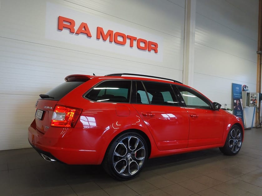 Bild 5 av Škoda Octavia Kombi RS Skoda 2.0 TSI 220hk Dragkrok Navi P-Värm PDC 19"