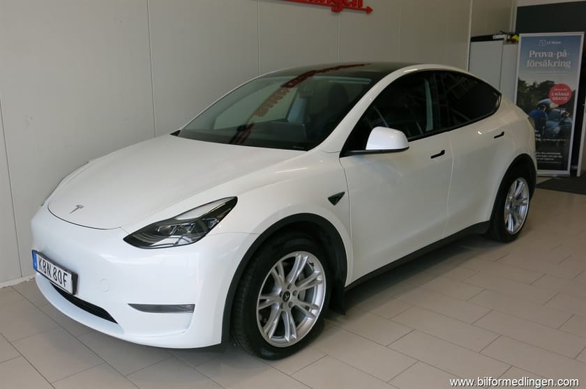 Bild 3 av Tesla Model Y Long Range AWD Drag Momsbil